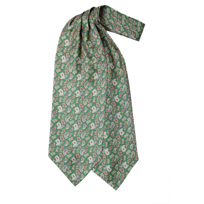 Ascot da uomo a doppia pala in seta twill verde con fantasia paisley nelle tonalità del blu, azzurro, rosso e beige