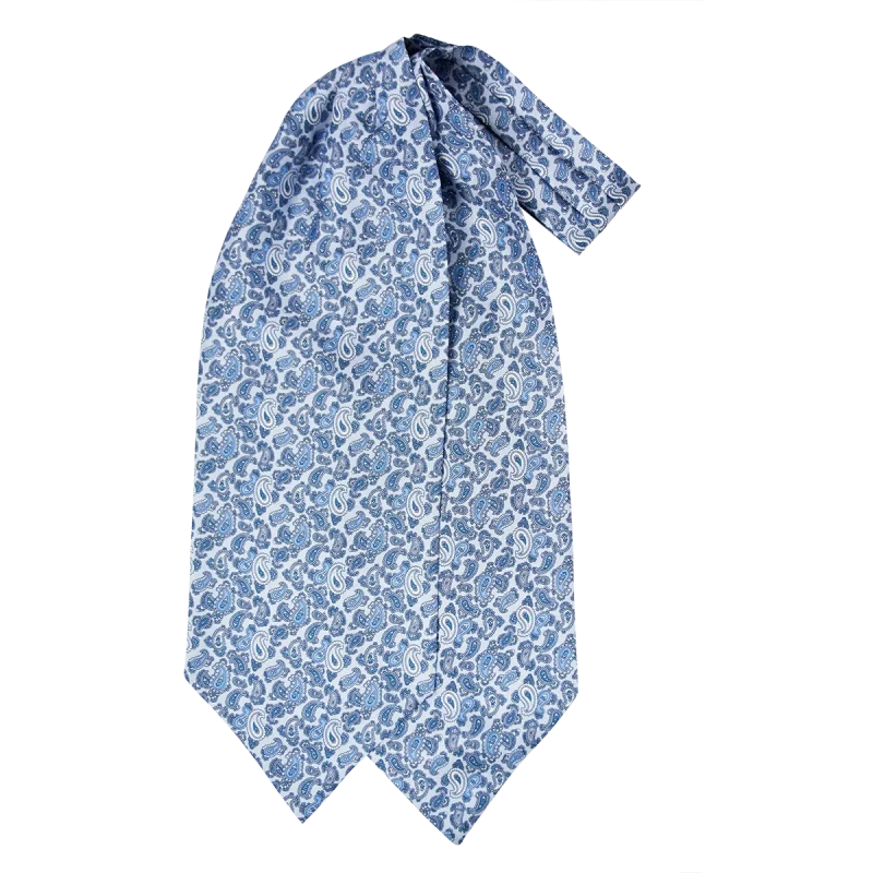 Ascot da uomo a doppia pala in seta twill azzurro chiaro con fantasia paisley nelle tonalità del blu e del bianco