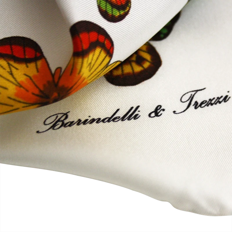 Foulard 90x90 in Seta Fantasia Farfalle in Volo Bianco