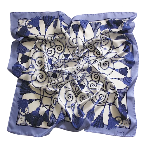 foulard 90x90 in seta con corde e nappine blu e bordo azzurro polvere