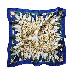 foulard 90x90 in seta bianca con nappine blu e verdi e bordo blu