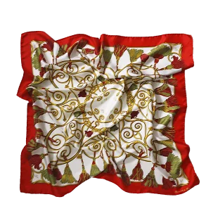 foulard 90x90 in seta con corde e nappine rosse e verdi e bordo rosso vivo