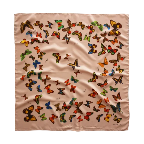 foulard in seta rosa antico con fantasia farfalle multicolore
