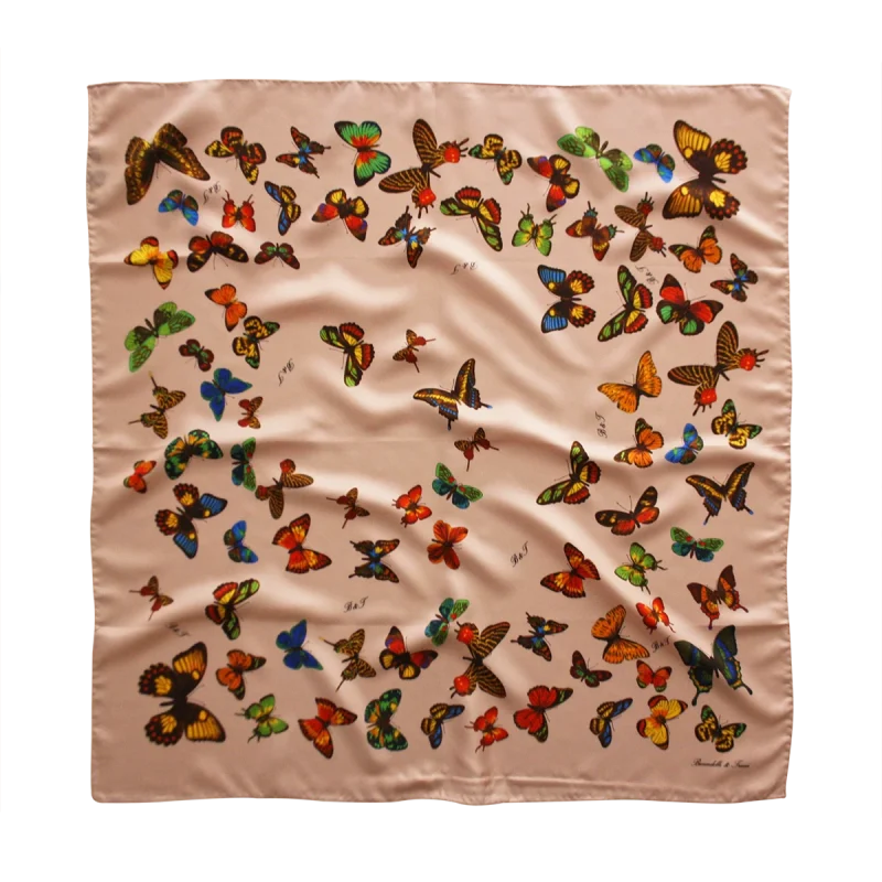 foulard in seta rosa antico con fantasia farfalle multicolore
