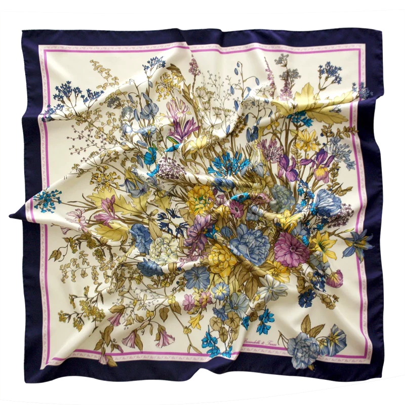 foulard 90x90 in seta con fantasia botanica e bordo blu navy