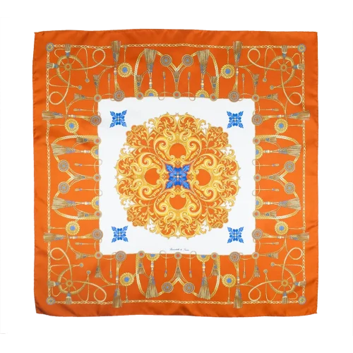 foulard in seta arancio con motivi nautici dorati e dettagli azzurri steso aperto