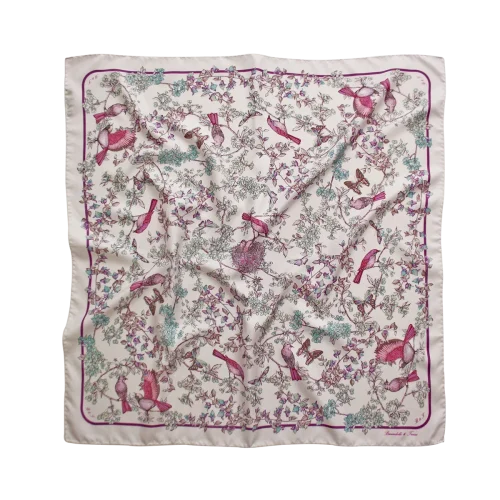 foulard 90x90 in seta rosa con uccelli farfalle e rami fioriti