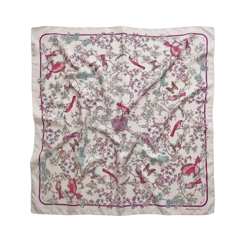 foulard 90x90 in seta rosa con uccelli farfalle e rami fioriti