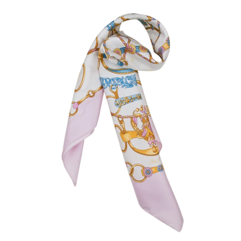 Foulard Donna in Seta Rosa Cipria Indossato FCB34 foulard da donna in seta rosa cipria e azzurro indossato al collo