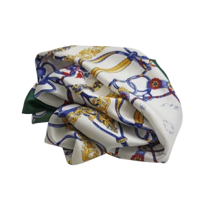 foulard da donna in seta verde bosco drappeggiato con fantasia anelli e corde