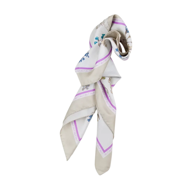 foulard da donna in seta beige chiaro piegato per il collo