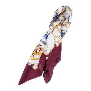 foulard in seta bordeaux piegato con fantasia anelli e corde