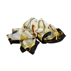 Foulard Equitazione Classica in Seta Drappeggiato FH01b foulard in seta avorio e nero drappeggiato con dettagli di selle blu e finimenti dorati