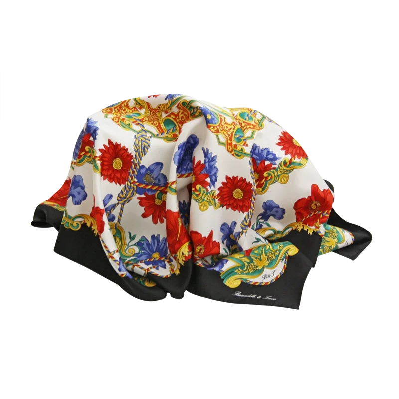 foulard da donna in seta con bordo nero e fantasia di fiori rossi e blu