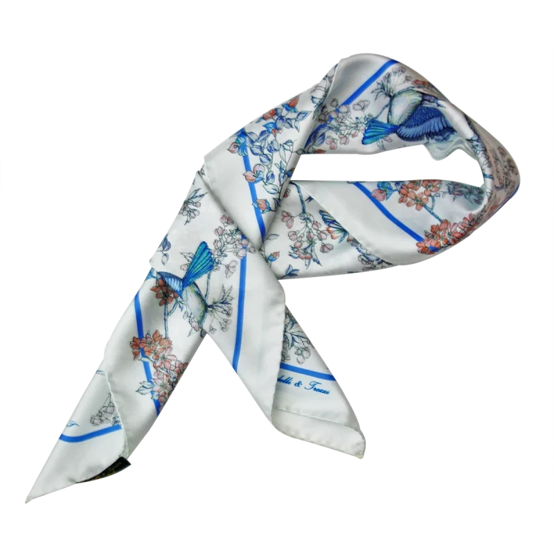 foulard da donna in seta blu e cipria annodato al collo