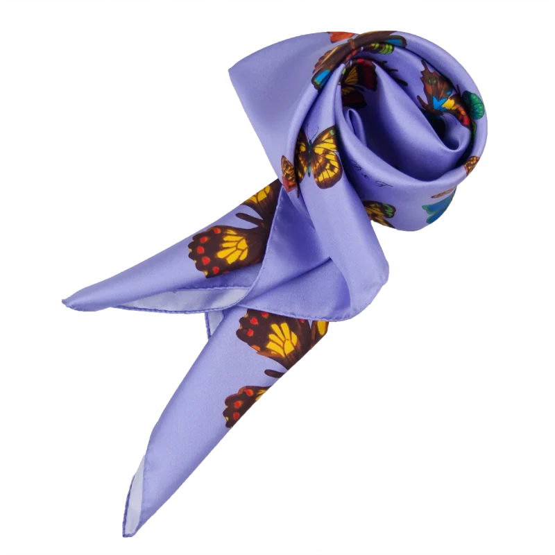 foulard da donna in seta color pervinca annodato con fantasia farfalle