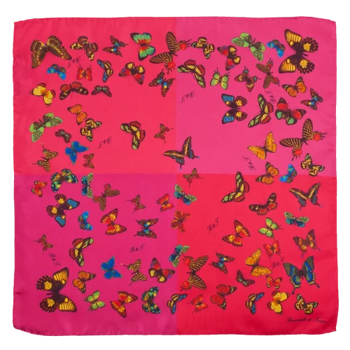 Foulard piccolo in seta Made in Italy con fantasia farfalle e fondo quadricolore ciliegia