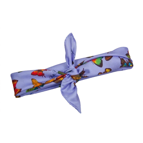 Foulard piccolo da collo in seta lilla chiaro con farfalle multicolore annodato