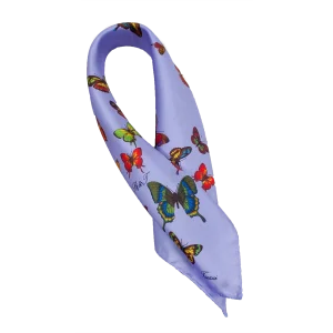 Foulard piccolo in seta lilla chiaro con farfalle multicolore piegato a punta