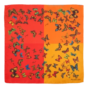 Foulard piccolo in seta con farfalle multicolore su fondo quadricolore rosso corallo arancio e giallo