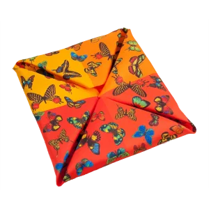 Foulard piccolo in seta quadricolore con farfalle multicolore piegato