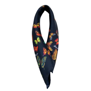 Foulard piccolo in seta nera con farfalle multicolore piegato in verticale