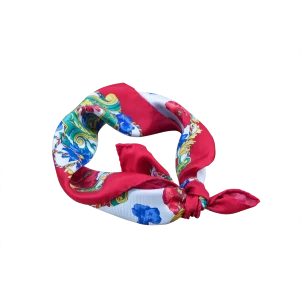 Foulard piccolo da donna in seta rosso rubino con fantasia floreale annodato