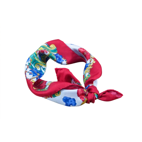 Foulard piccolo da donna in seta rosso rubino con fantasia floreale annodato