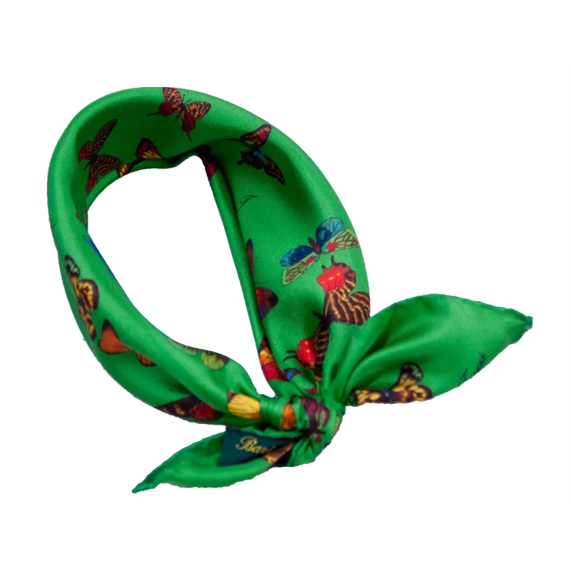 Foulard piccolo da collo in seta verde smeraldo con farfalle multicolore annodato