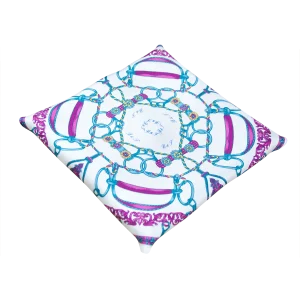 Foulard piccolo piegato in seta con fantasia catene nei toni del viola e turchese