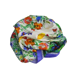 foulard in seta ripiegato con papaveri arancioni, fiori gialli, farfalle e bordo pervinca