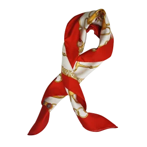 foulard quadrato 90x90 in seta rosso annodato al collo