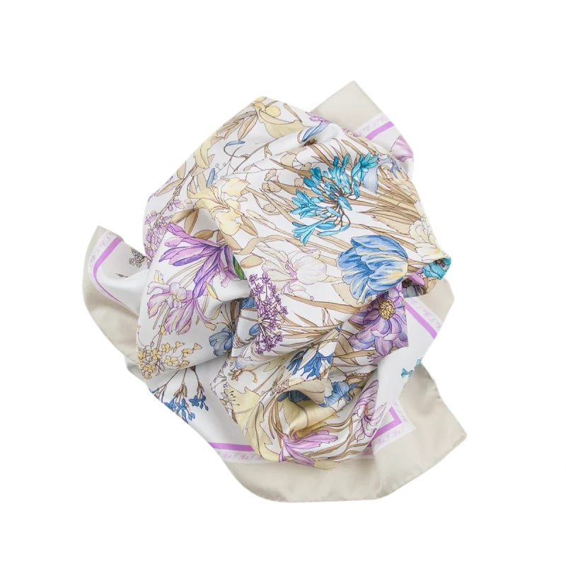 foulard quadrato in seta con stampa floreale azzurra lilla e beige