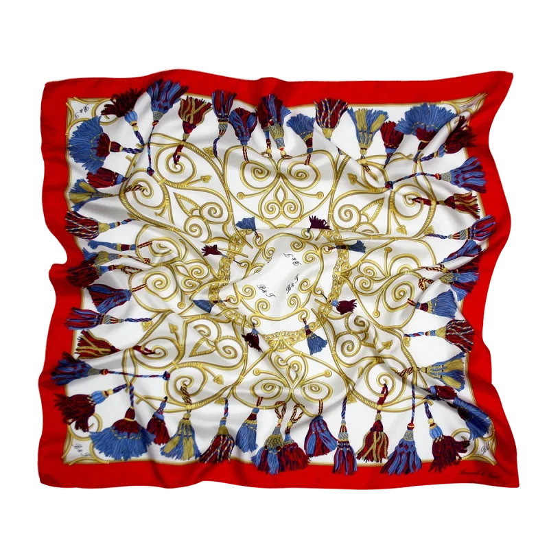 foulard 90x90 in seta con corde dorate nappine blu e rosse e bordo rosso