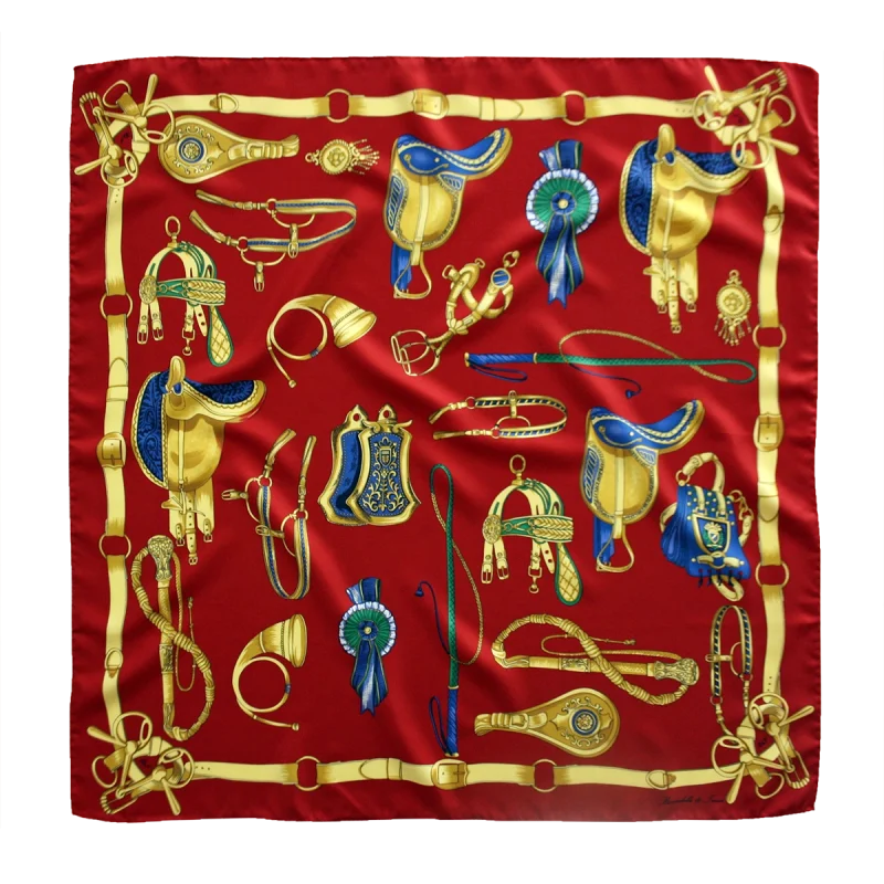 foulard quadrato in seta rossa con selle, briglie e accessori equestri dorati