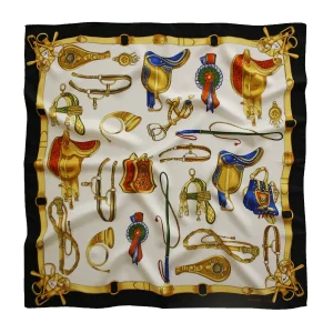Foulard in Seta Equitazione Classica Avorio e Nero FH01b foulard quadrato in seta avorio con bordo nero e fantasia di selle e accessori equestri dorati