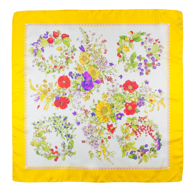 Foulard 90x90 in Seta Fiori e Frutti Giallo FIA21 foulard 90x90 in seta con ghirlande di fiori e frutti e bordo giallo