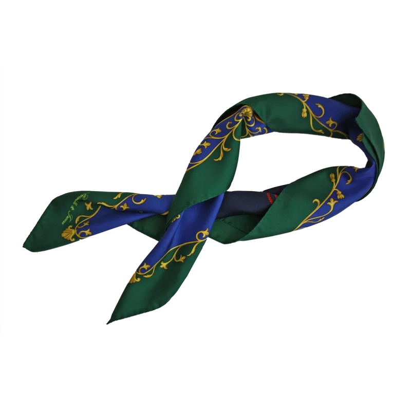 foulard in seta verde smeraldo e blu navy annodato