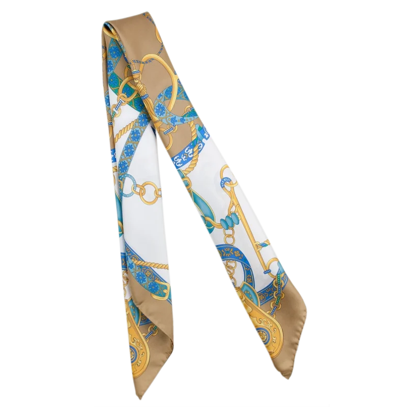 Foulard in seta donna fantasia catene e nastri sabbia dorata indossato annodato