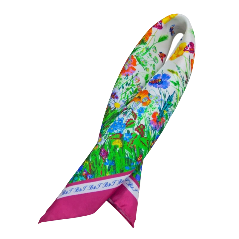 Dettaglio di foulard piccolo in seta color ciliegia con fantasia floreale multicolore2