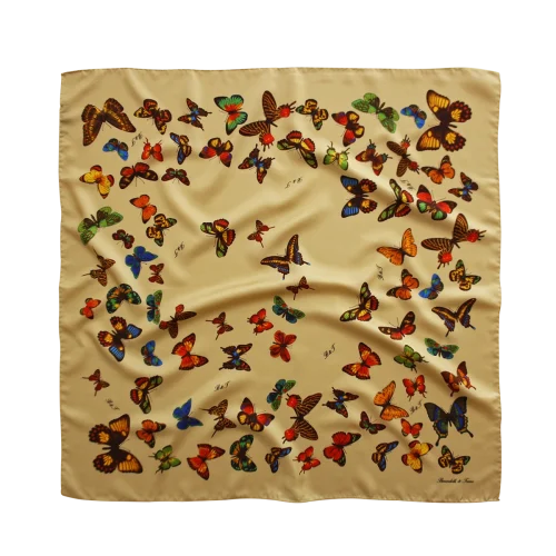 foulard in seta beige sabbia con fantasia farfalle colorate