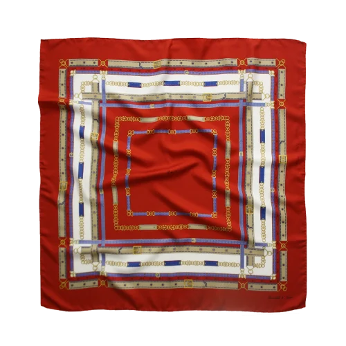 Foulard 90x90 in seta rosso con fantasia cinture e fibbie