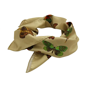 foulard in seta beige sabbia annodato con fantasia farfalle colorate