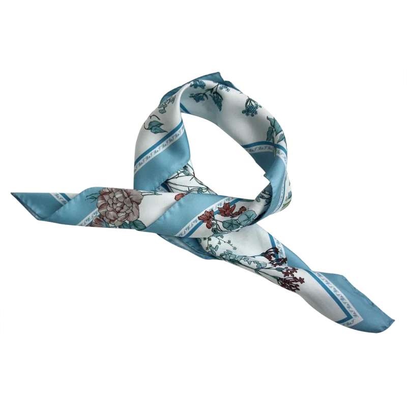 Foulard da Donna in Seta con Fantasia Floreale Azzurra FIA11 foulard da donna in seta piegato con fantasia floreale azzurra