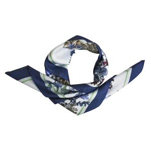 foulard da donna in seta piegato con fiori blu azzurri e verde salvia