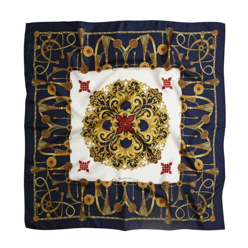foulard in seta blu navy con motivi nautici dorati e dettagli rossi steso aperto