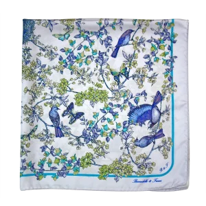 Dettaglio Foulard Uccelli e Fiori Blu e Verde FF03 dettaglio foulard in seta con uccelli blu, farfalle e fiori verdi e turchesi
