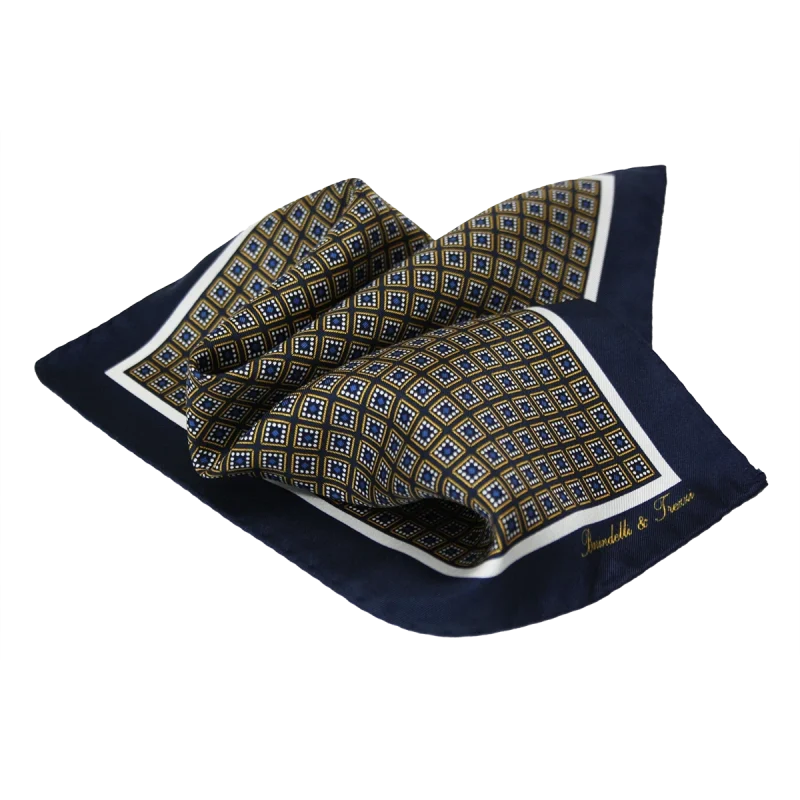 Pochette da taschino uomo in seta twill con microfantasia geometrica blu navy ocra e bianco