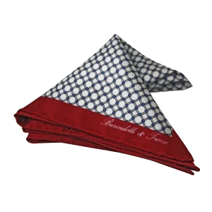 Pochette da taschino uomo in seta twill con fantasia geometrica bianca e bordeaux