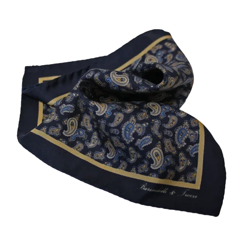 Pochette da taschino uomo in seta twill con fantasia paisley blu navy e beige